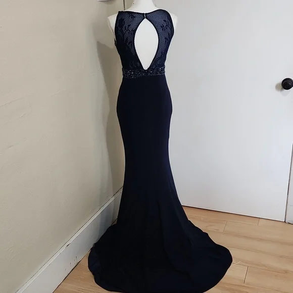 Size 2 Navy & Nude Prom/Pageant/Evening Gown by Dave & Johnny - Picture 6 of 8